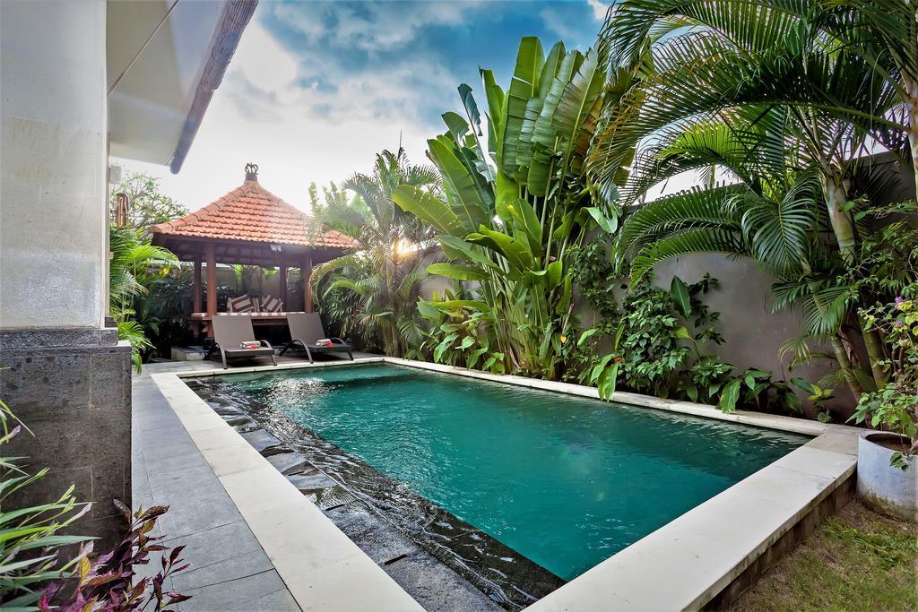 Rumah Indah Villa Seminyak Buitenkant foto